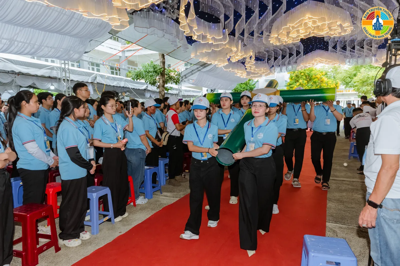 Video Nghi Thức Khai Mạc Đại Hội Giáo Phận Nha Trang: Sứ Mạng Ánh Sáng Ki-tô Hữu - Ảnh 6