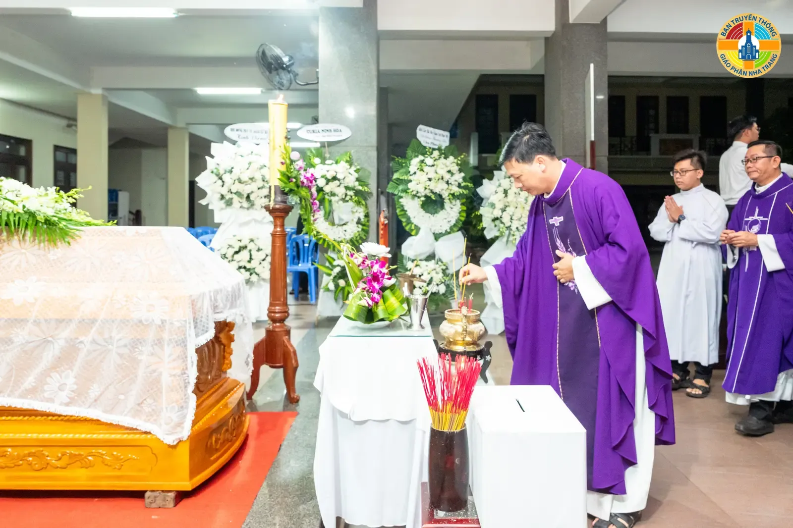 Thánh lễ cầu nguyện cho Linh Hồn Linh Mục PHAOLÔ TRƯƠNG ĐỨC THẮNG vào lúc 5g00 tại Tòa Giám Mục Nha Trang - Ảnh 10