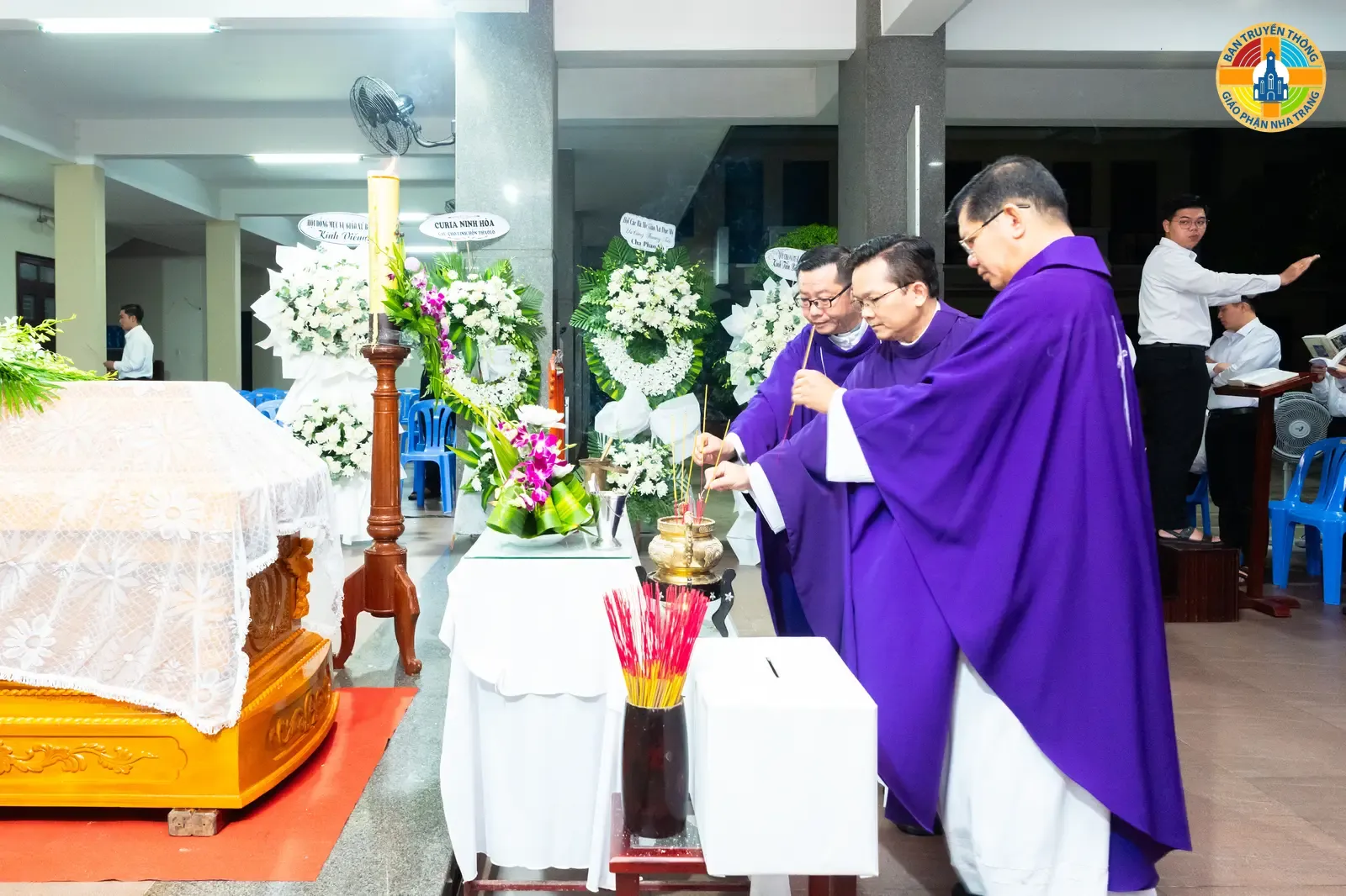 Thánh lễ cầu nguyện cho Linh Hồn Linh Mục PHAOLÔ TRƯƠNG ĐỨC THẮNG vào lúc 5g00 tại Tòa Giám Mục Nha Trang - Ảnh 11