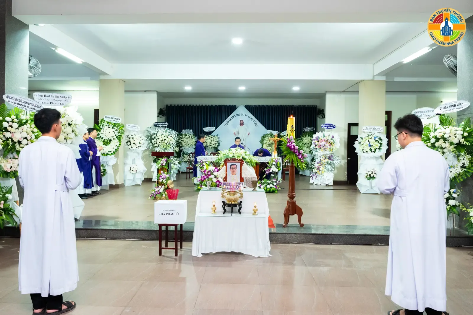 Thánh lễ cầu nguyện cho Linh Hồn Linh Mục PHAOLÔ TRƯƠNG ĐỨC THẮNG vào lúc 5g00 tại Tòa Giám Mục Nha Trang - Ảnh 12