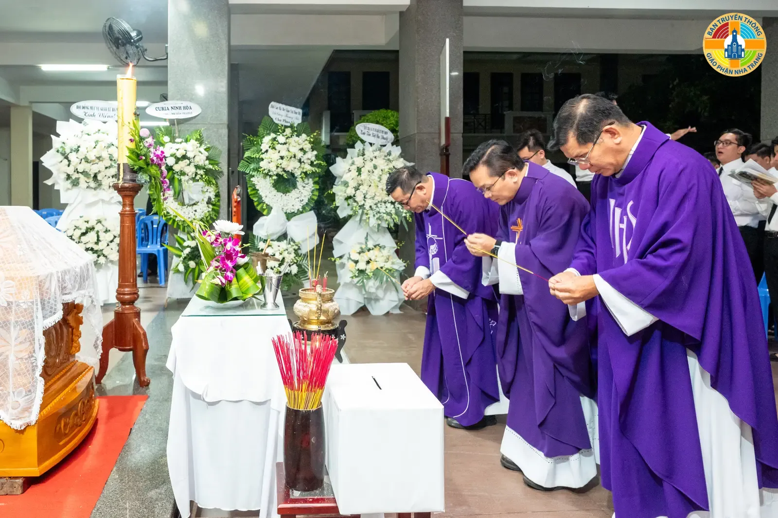 Thánh lễ cầu nguyện cho Linh Hồn Linh Mục PHAOLÔ TRƯƠNG ĐỨC THẮNG vào lúc 5g00 tại Tòa Giám Mục Nha Trang - Ảnh 9