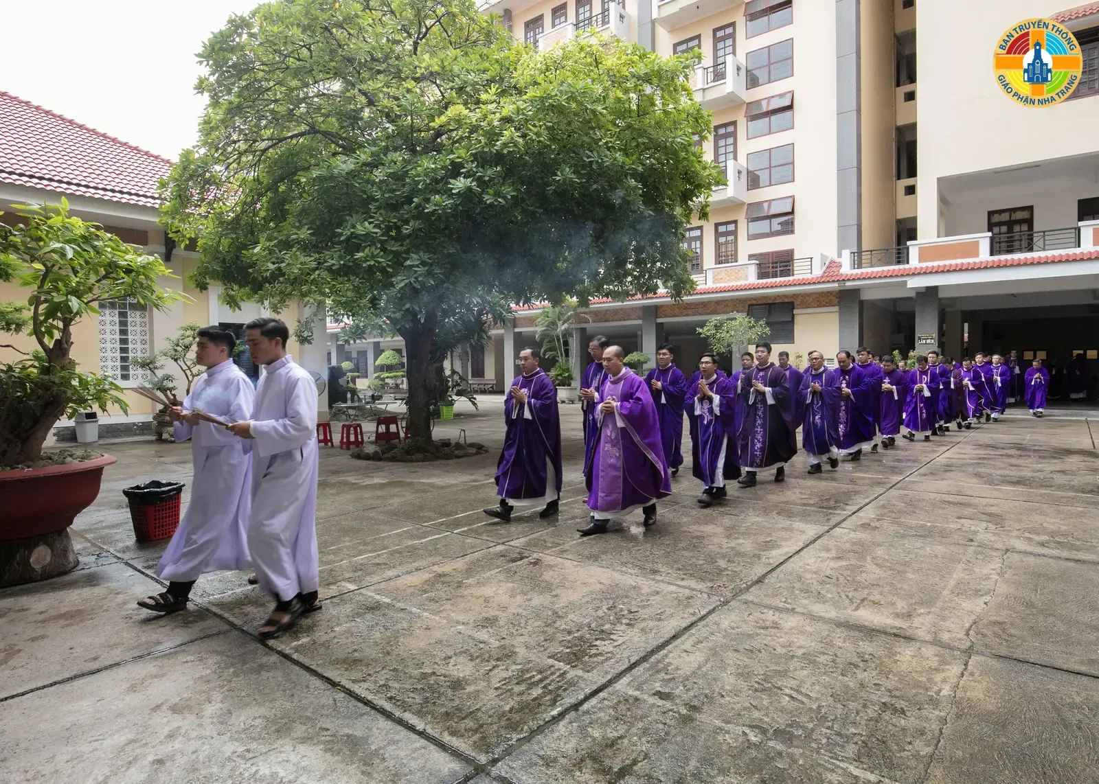 Thánh lễ cầu nguyện cho Linh Hồn Linh Mục Phêrô Trương Trãi của các Linh mục các Giáo hạt Diên Khánh, Vạn Ninh và Ninh Hòa - Ảnh 7