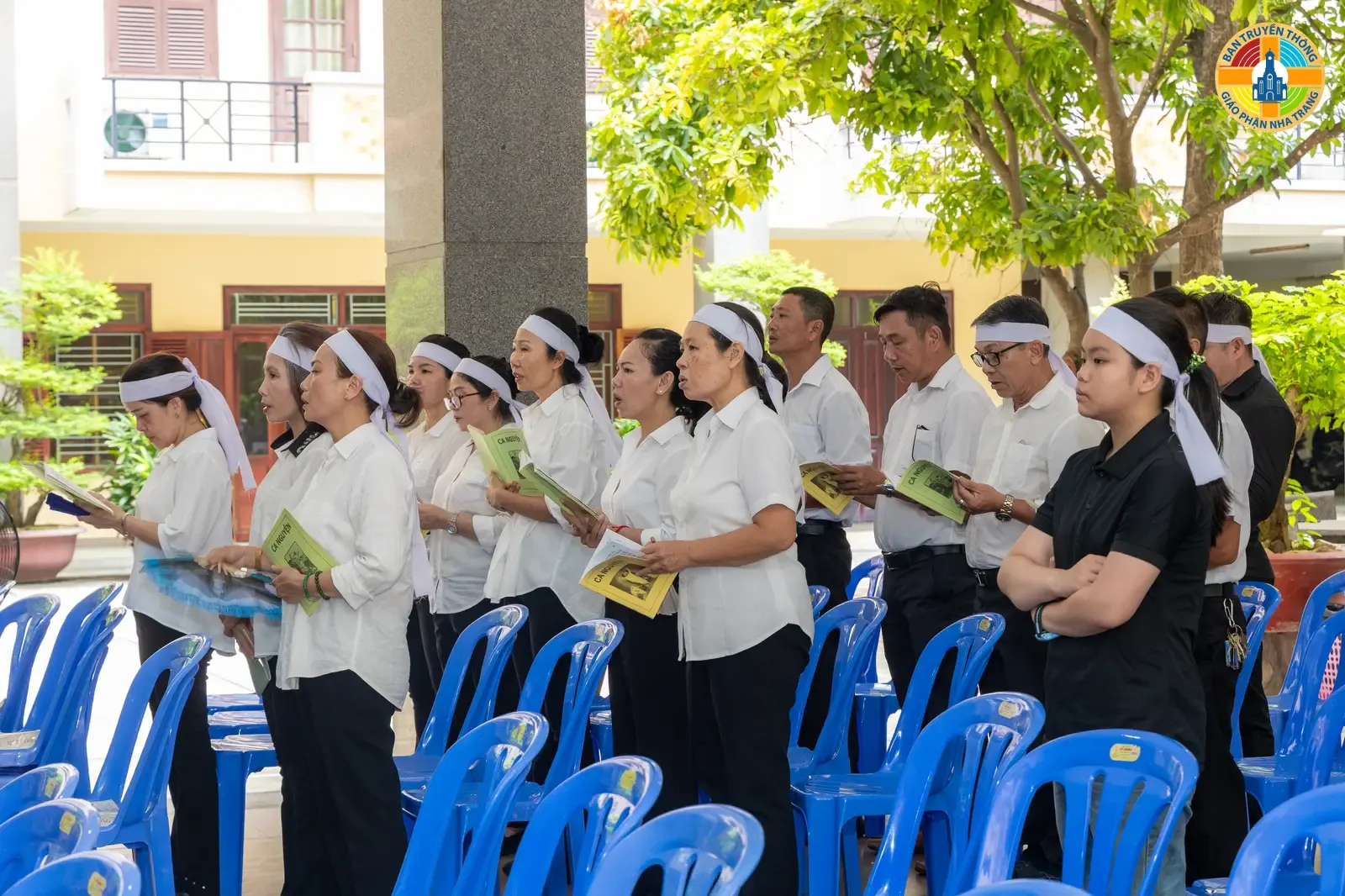 Thánh lễ cầu nguyện cho Linh Hồn Linh Mục Phêrô Trương Trãi của các Linh mục Giáo Hạt Cam Lâm và Cam Ranh - Ảnh 6