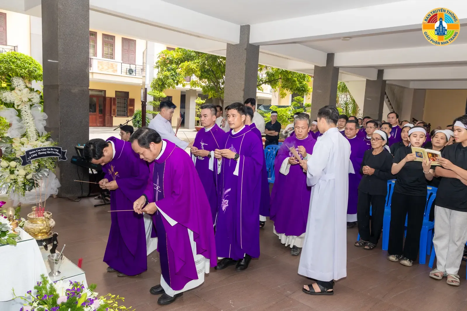 Thánh lễ cầu nguyện cho Linh Hồn Linh Mục Phêrô Trương Trãi của các Linh mục Giáo Hạt Cam Lâm và Cam Ranh - Ảnh 9