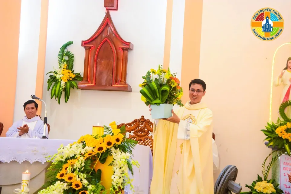 Thánh Lễ Tạ Ơn Đầu Tiên Của Tân Linh Mục Giacôbê Nguyễn Tiến Lộc Tại Giáo Xứ Phan Rang - Ảnh 2