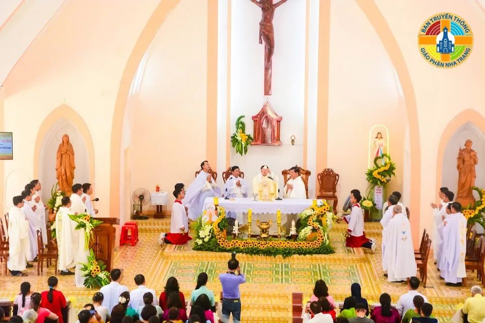 Thánh Lễ Tạ Ơn Đầu Tiên Của Tân Linh Mục Giacôbê Nguyễn Tiến Lộc Tại Giáo Xứ Phan Rang - Ảnh 8