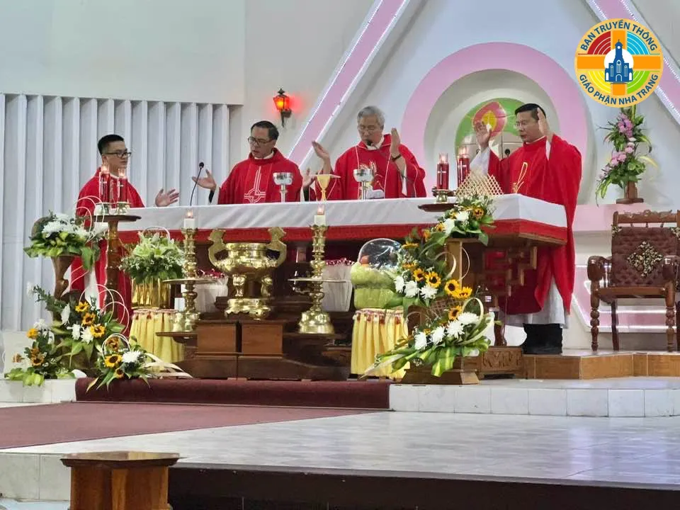 Giáo xứ Nghĩa Phú - Thánh lễ mừng Bổn Mạng Giáo Xứ: Hai thánh tông đồ Phêrô và Phaolô