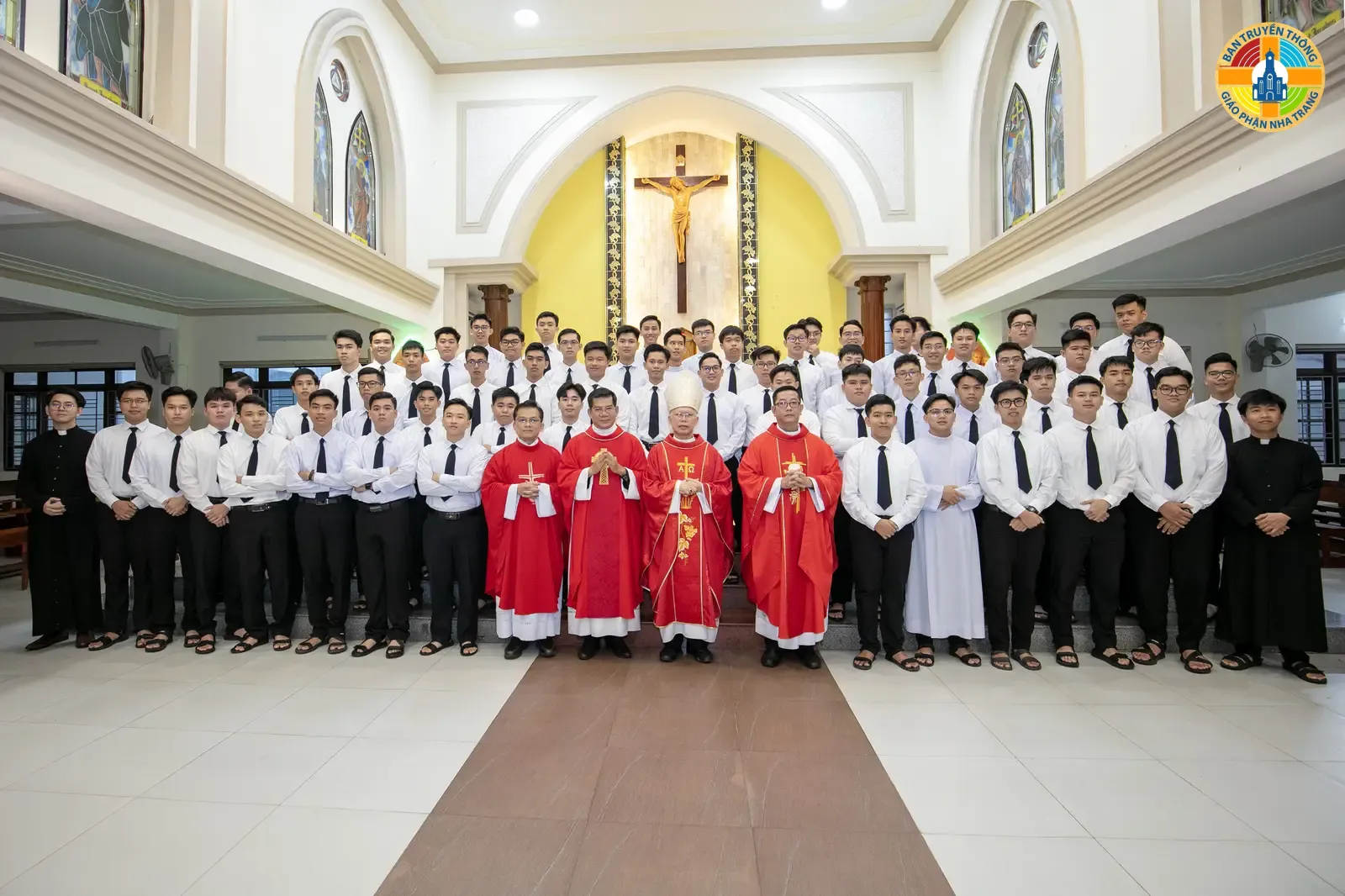 Hình ảnh và Toàn văn bài giảng của Đức Cha Giuse trong Thánh Lễ Khai Giảng Năm Học Chủng Viện Lâm Bích