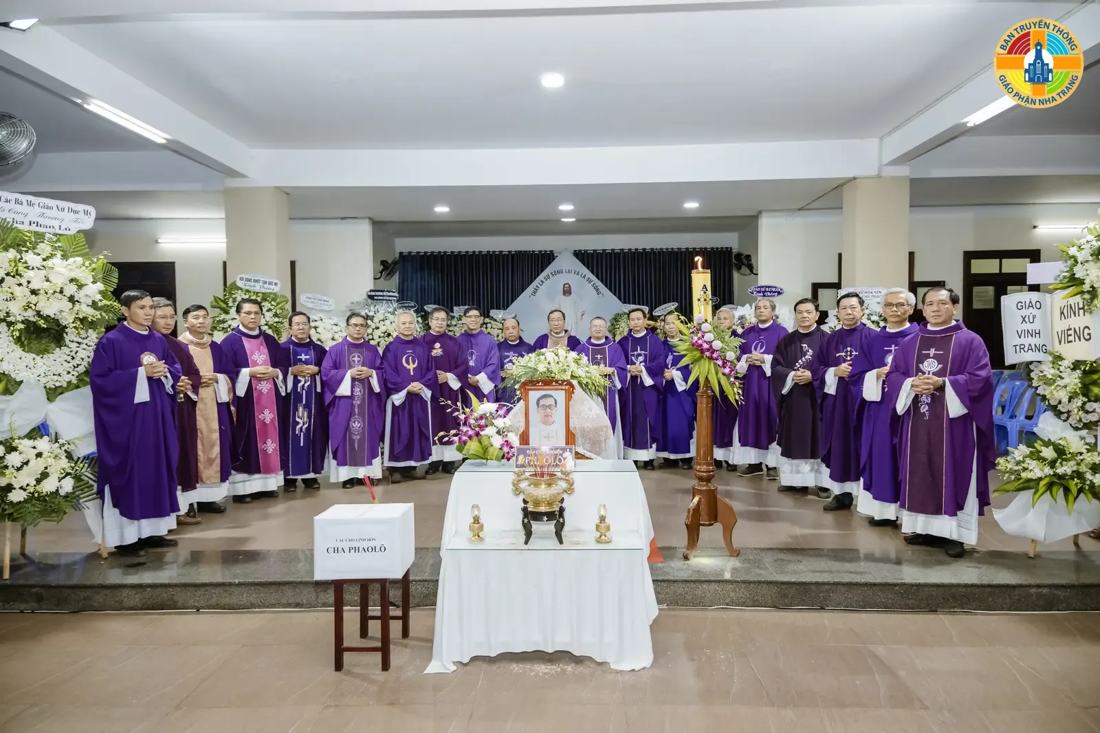 Các Linh Mục Khóa 3 Đại Chủng Viện Sao Biển Nha Trang dâng Thánh lễ cầu nguyện cho Linh hồn Linh mục Phaolô Trương Đức Thắng
