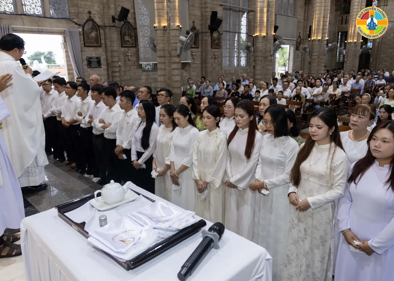 Giáo xứ Chánh Tòa Nha Trang Hân Hoan Đón Các Tín Hữu Mới Qua Các Bí Tích Khai Tâm